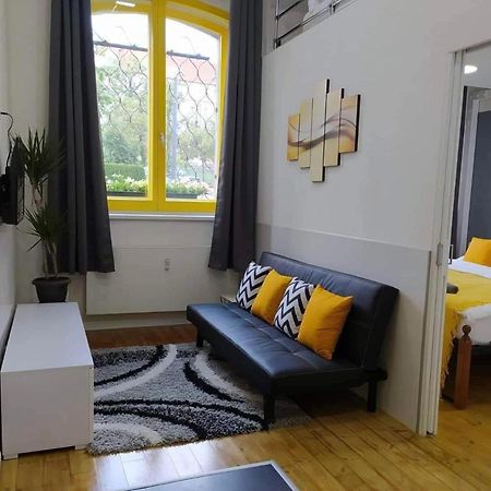 Lyly Apartment - Modern Apartment With Free Parking 布拉格 外观 照片